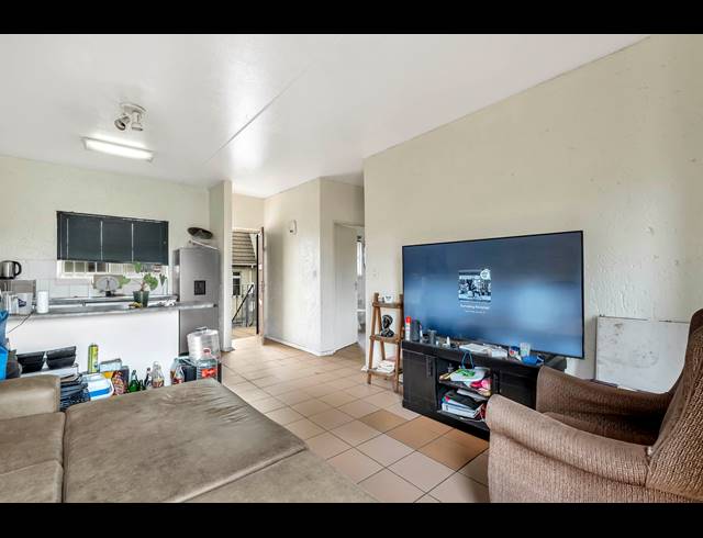 1 BEDROOM APARTMENT FOR SALE IN MONTGOMERY PARK